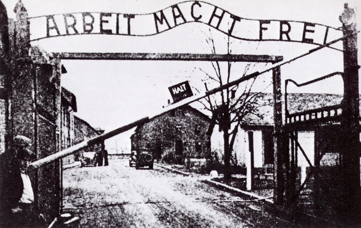 Entrada al campo de concentración de Auschwitz, Polonia. (Foto: Internet).