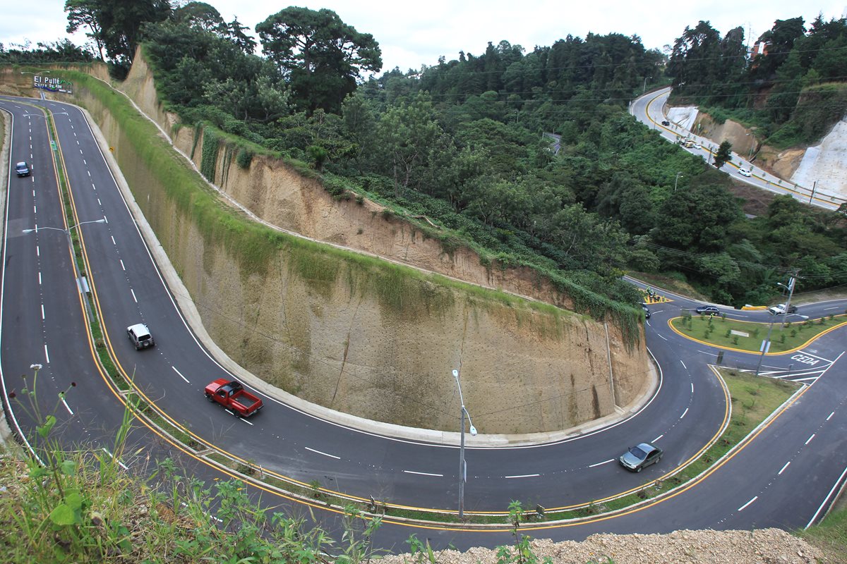 Viaducto El Pulté, inaugurado este miércoles por la comuna capitalina en la zona 16. (Foto Prensa Libre: Esbin García)