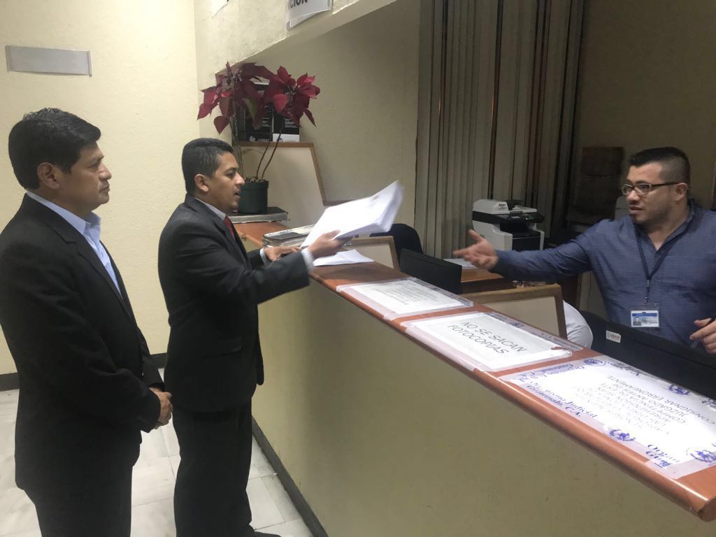 Candidatos que fueron rechazados por el Directorio de la SAT para participar en la elección del nuevo superintendente, presentaron tres acciones de amparo. (Foto Prensa Libre: Cortesía)