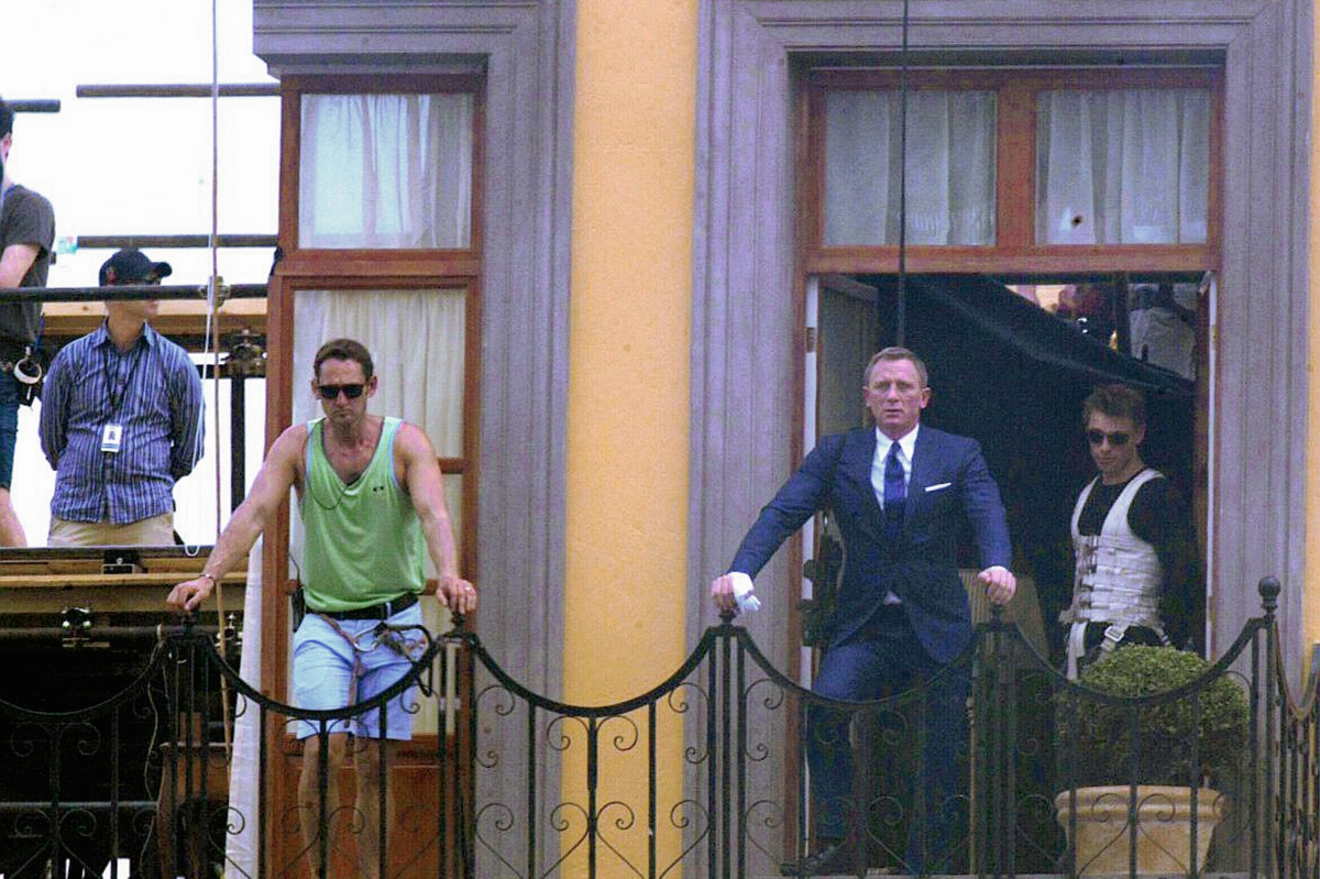 El actor británico Daniel Craig filmó escenas de la película de James Bond en una ventana del antiguo edificio del Senado de la República, en Ciudad de México. (Foto Prensa Libre: EFE)