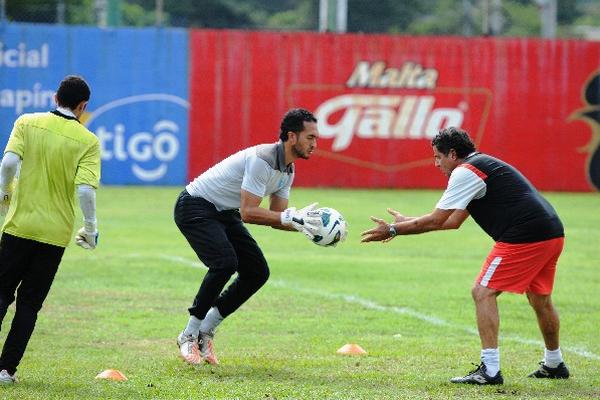 ricardo jerez trabaja junto con Rogelio Flores en la sesión de  ayer, en el Proyecto Goal.