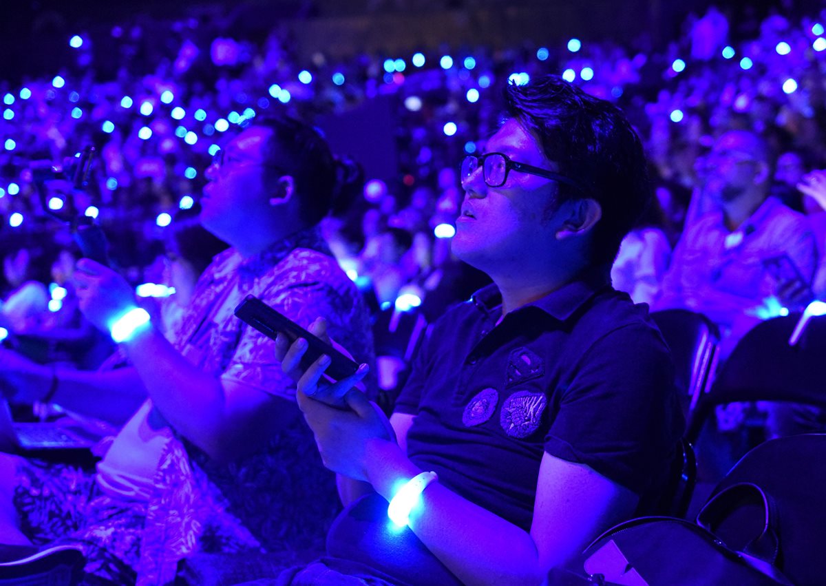 La presentación del Samsung Galaxy Note 9 fue en vivo y la audiencia pudo ver de primera mano las novedades del dispositivo. (Foto Prensa Libre: AFP).