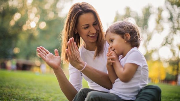 ¿Te preocupa con quién dejas a tus hijos? (GETTY IMAGES)