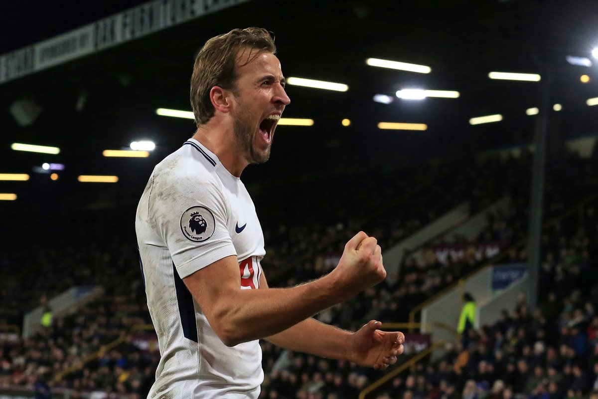 Harry Kane es uno de los goleadores más codiciados de Europa. (Foto Prensa Libre: AFP)