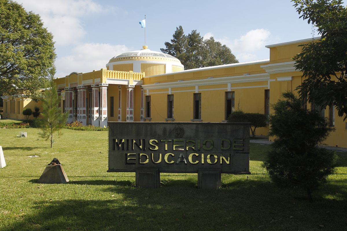 Fachada del Ministerio de Educación. (Foto Prensa Libre: HemerotecaPL)