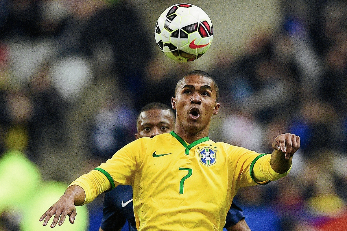 Tras su participación en la Copa América con Brasil, Douglas Costase unirá al Bayern el próximo 11 de julio. (Foto Prensa Libre: AFP)