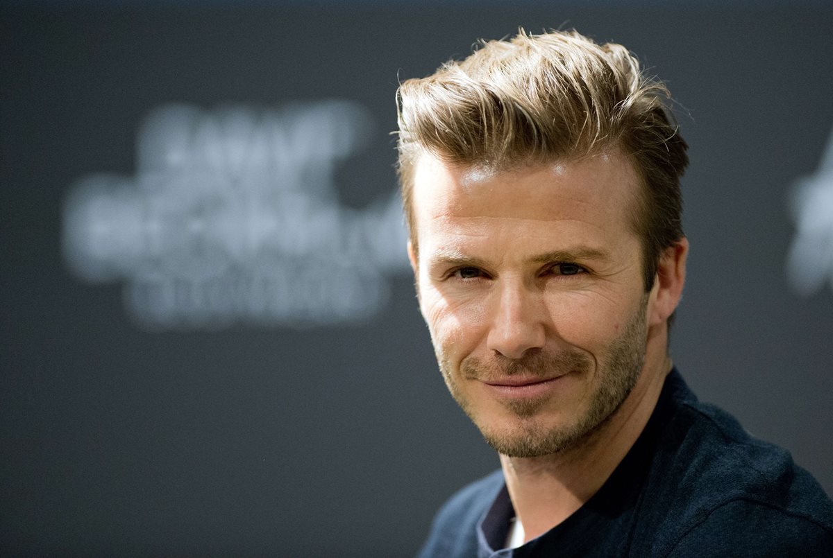 Pese a estar retirado del futbol profesional, David Beckham sigue demostrando que el deporte es su pasión. (Foto Prensa Libre: AFP)