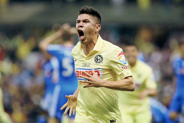 Peralta Celebra el gol del empate en el estadio Azteca (Foto Prensa Libre: EFE)