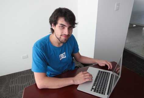 Leonel Samayoa aprendió acerca de  tecnología en forma autodidacta.