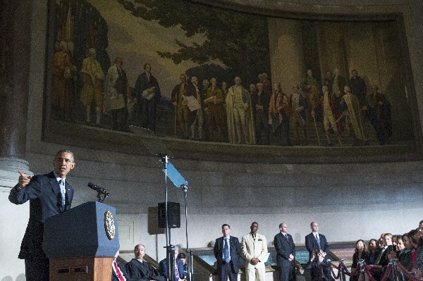 <span class="hps">El presidente estadounidense, Barack Obama,</span> <span class="hps">habla durante la</span> <span class="hps">ceremonia de naturalización</span><span class="hps">.</span> (Foto Prensa Libre: AP).