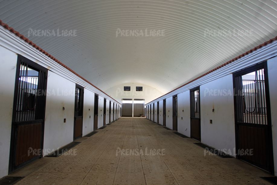 Interior de un inmueble localizado en la finca El Triunfo, Morales, Izabal. (Foto Prensa Libre: Hemeroteca PL).