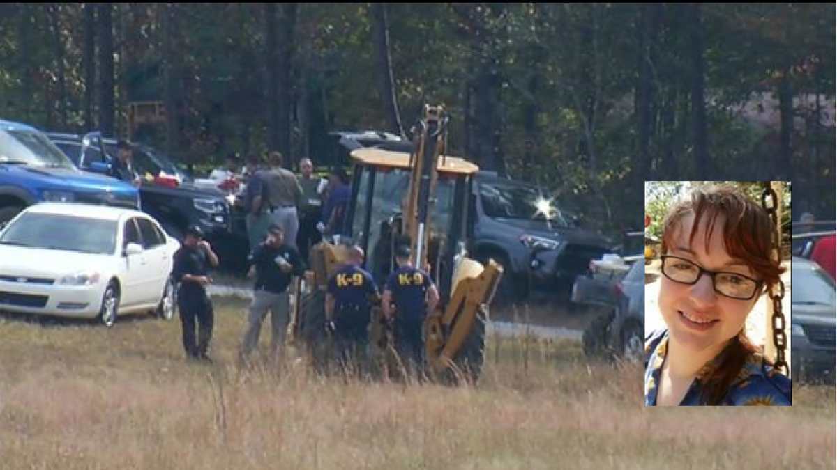 Kala Brown (inserta) fue retenida encadenada durante dos meses "como un perro". (Foto Prensa Libre: AP)