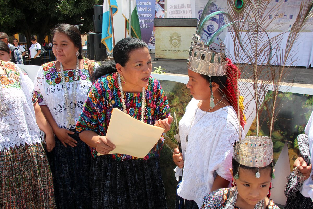 Delia Marisela Maquín Cucul, actual Rabín Ajaw, denunció incumplimiento de los organizadores. (Foto Prensa Libre: Eduardo Sam)