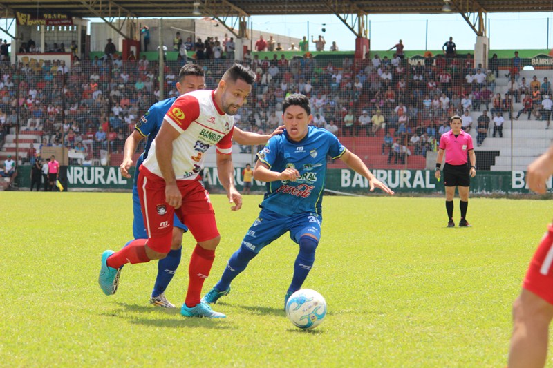 Mictlán se quedó con el triunfo en casa. (Foto Prensa Libre: Hugo Oliva y Óscar González)