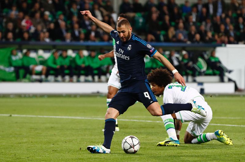 Benzema se lesionó en el partido frente al Wolfsburgo. (Foto Prensa Libre: AFP)