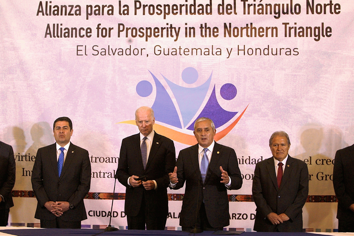 El vicepresidente Joe Biden se reunió con los presidentes centroamericanos en el Palacio Nacional de la Cultura( Foto Prensa Libre: EFE)