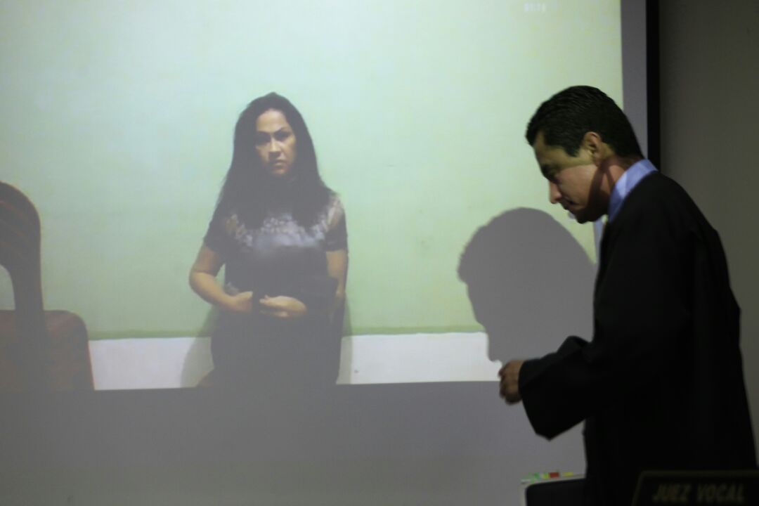 Marixa Lemus presenció la audiencia en su contra a través de videoconferencia. (Foto Prensa Libre: Carlos Hernández)