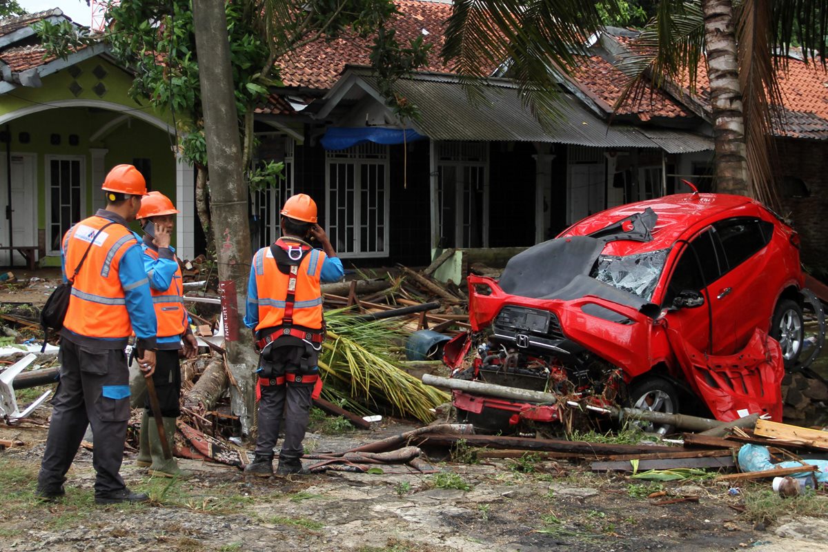 El tsunami destruyó 556 casas, nueve hoteles y 360 barcos en el distrito de Pandeglang, el área más afectada, así como la provincia de Serang of Bantén y el distrito de Lampung Selatan en la provincia de Lampung.