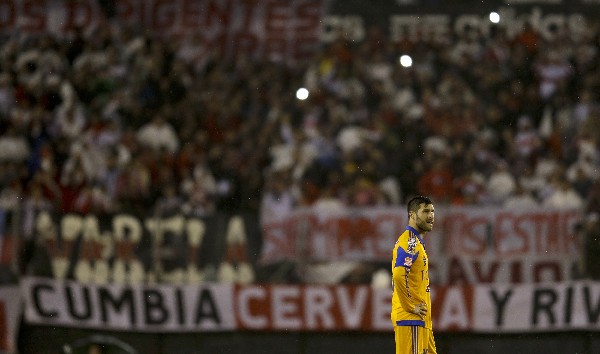 Andre Gignac luce desconsolado al final del encuentro. (Foto Prensa Libre: AP)