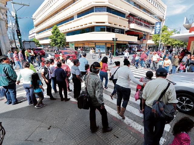 En la temporada de comercio por la época navideña se deben observar detalles de las condiciones de compra.