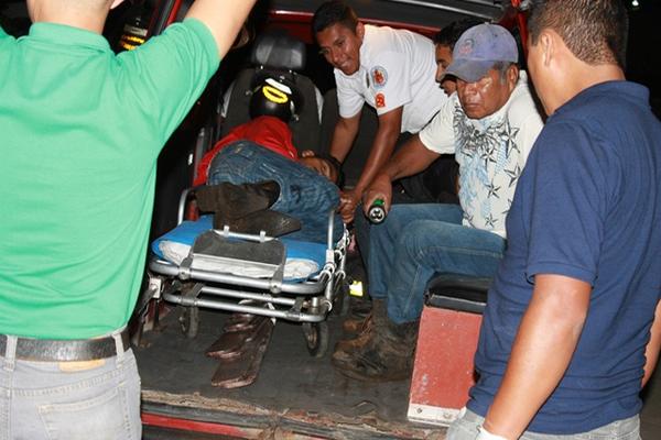 Édgar Benjamín Sandoval Díaz fue llevado al Hospital Nacional de San Benito. (Foto Prensa Libre: Walfredo Obando)