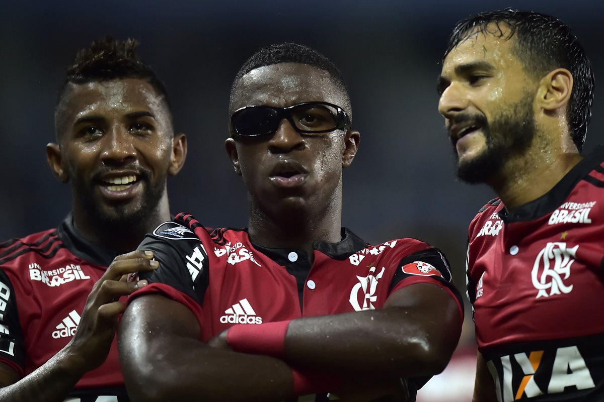 El delantero del Flamengo se lució anoche en el duelo de Copa Libertadores frente al Emelec. (Foto Prensa Libre: AFP)