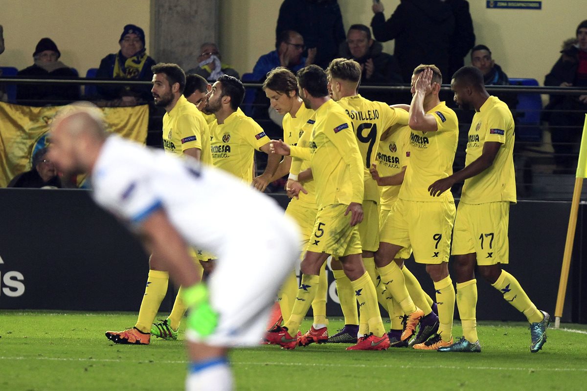 El Villarreal ganó 1-0 en su estadio al Nápoles con un tanto de falta de Denis Suárez. (Foto Prensa Libre: AFP)