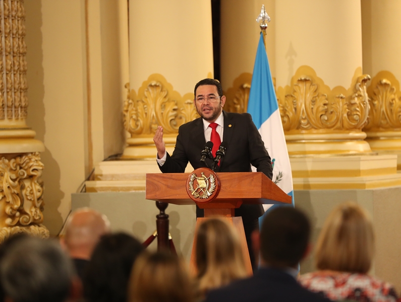 El presidente Jimmy Morales durante una actividad en el Palacio Nacional este miércoles. (Foto Prensa Libre: Esbin García).