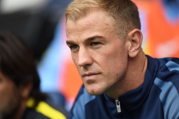 El portero inglés Joe Hart ha visto desde la banca los dos primeros partidos oficiales de la temporada del City (Foto Prensa Libre: AFP)