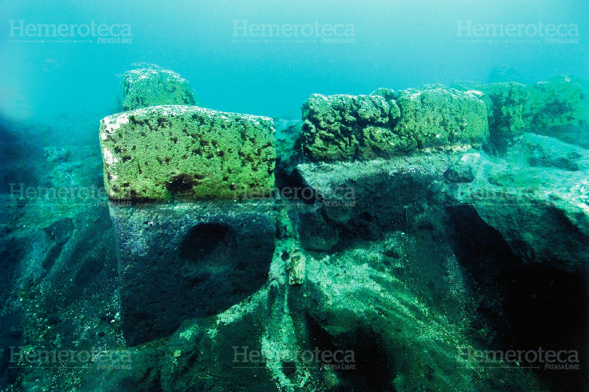 Piedra esquinera de basamento, donde se evidencia el tallado circular. (Foto Hemeroteca PL: Standoff Studios)