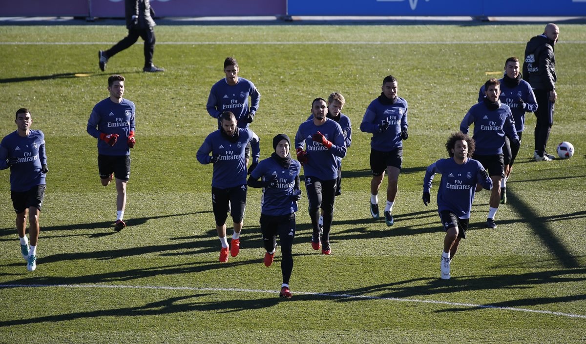 El Real Madrid se ha entrenado este lunes en la Ciudad Deportiva de Valdebebas, para preparar la cita de los octavos de final de la Copa del Rey frente al Sevilla. (Foto Prensa Libre: EFE).