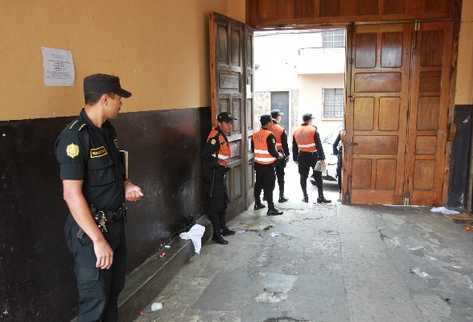 Los Institutos Belén,     Centro América y Rafael Aqueche permanecen con   vigilancia policial desde el miércoles recién pasado.