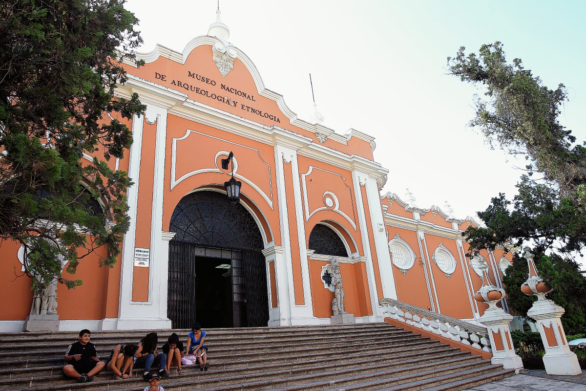 Entrada al Museo de Arqueología y Etnología (Munae) en zona 13. (Foto: Hemeroteca PL)