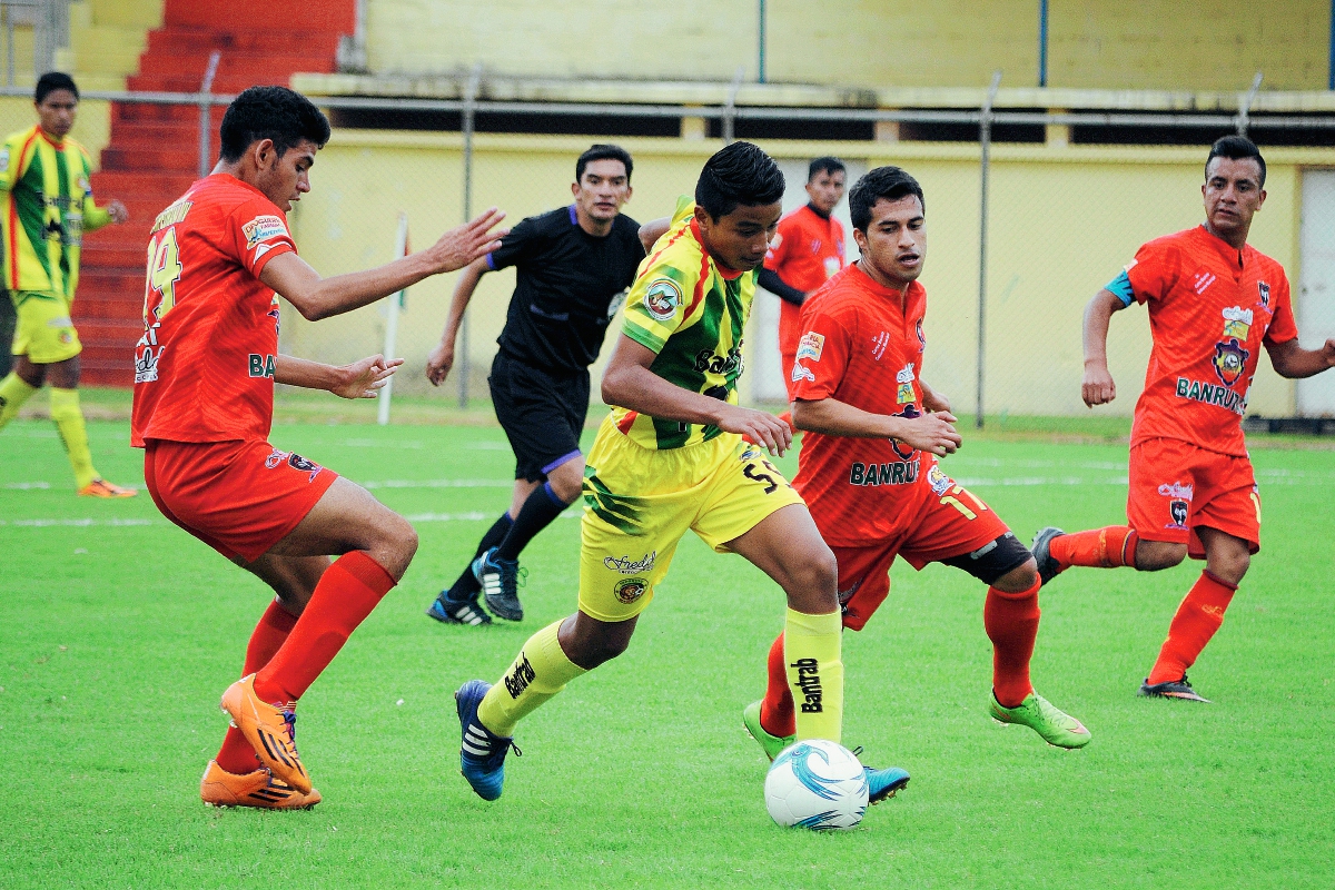 Marquense se prepara para el comienzo del torneo Apertura 2015. (Foto Prensa Libre: Aroldo Marroquín”