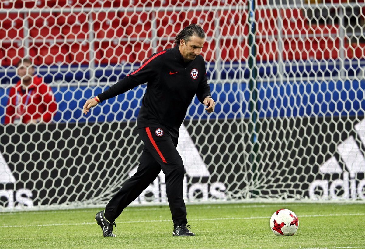 Juan Antonio Pizzi mantiene las reservas sobre el once titular frente a Camerún. (Foto Prensa Libre: EFE)