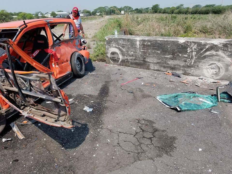 Así quedó el vehículo del piloto salvadoreño Ricardo Barahona, quien falleció este domingo en la pista Guatemala Raceway. (Foto Prensa Libre: cortesía Carlos Pineda)