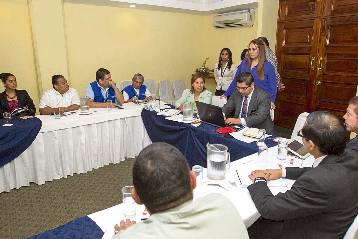 En la mesa técnica convocada por la Diaco no asistieron abastecedores y ganaderos. (Foto Prensa Libre: Norvin Mendoza)