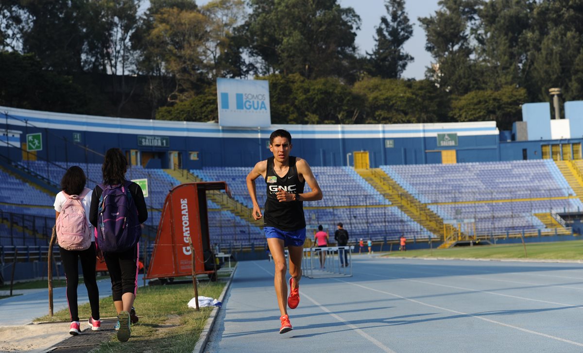 Luis Carlos Rivero participará en el Maratón de Miami este fin de semana. (Foto Prensa Libre: Francisco Sánchez)