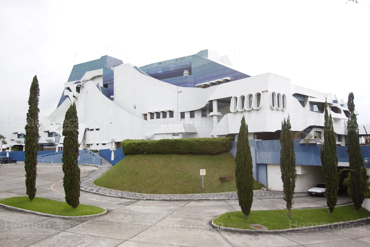 Fachada del monumental Teatro Nacional. (Foto: Hemeroteca PL)