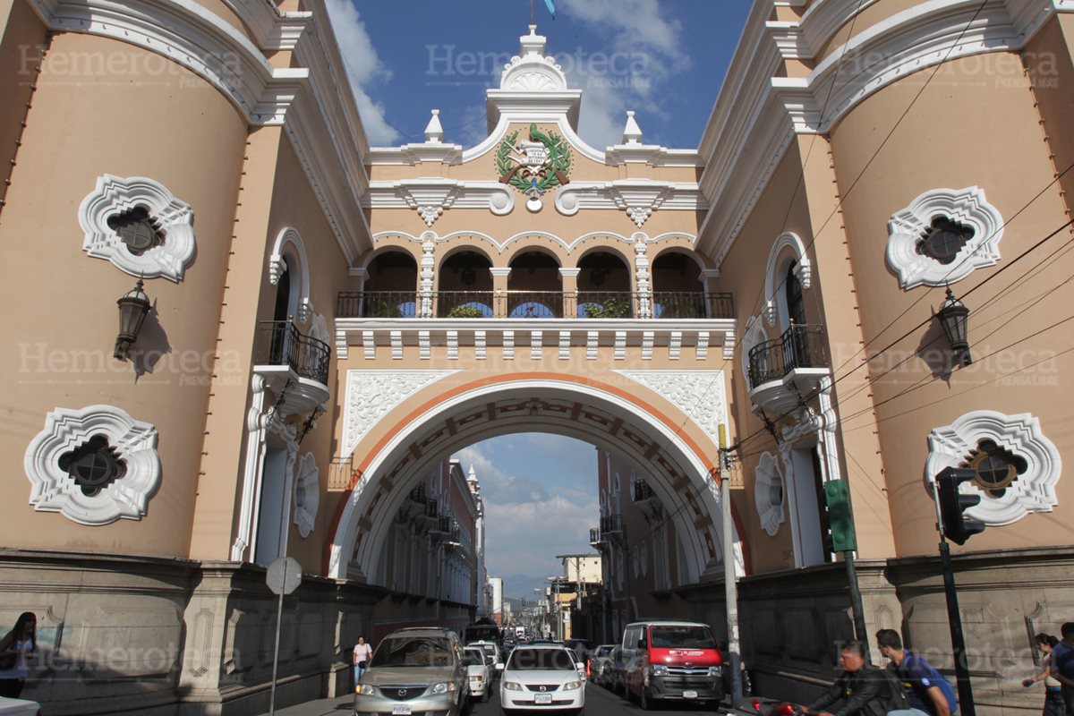 Arco del edificio de correos en la 12 calle de la zona 1. (Foto: Hemeroteca PL)