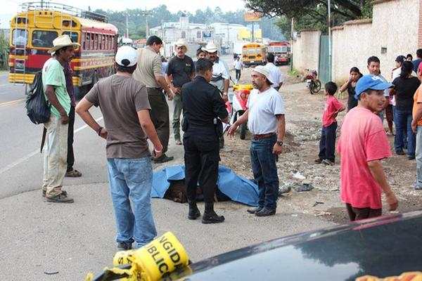 Hecho se registró en el km 58 de la ruta Interamericana. (Foto Prensa Libre: Víctor Chamalé)<br _mce_bogus="1"/>