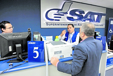 Las sanciones emitidas por la Contraloría a las autoridades de la SAT son en el área de Recaudación. Las acciones  se emitieron por incumplimiento de varias disposiciones legales. (Foto Prensa Libre: Hemeroteca PL)