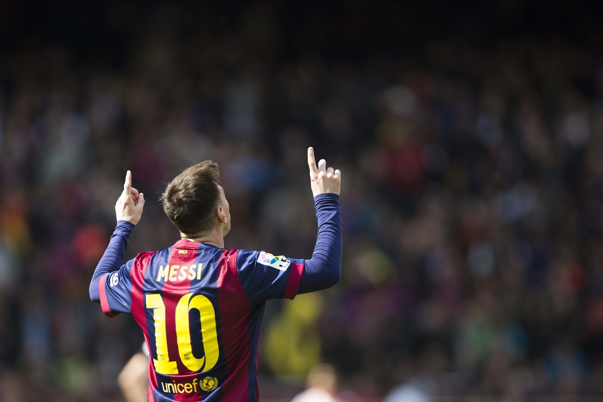 Lionel Messi fue galardonado con el premio Memorial Aldo Rovira. (Foto Prensa Libre: EFE)