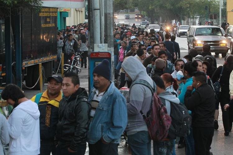 Las 27 comisarías que extienden el documento atenderán de 7 a 19 horas. (Foto Prensa Libre: Hemeroteca PL)