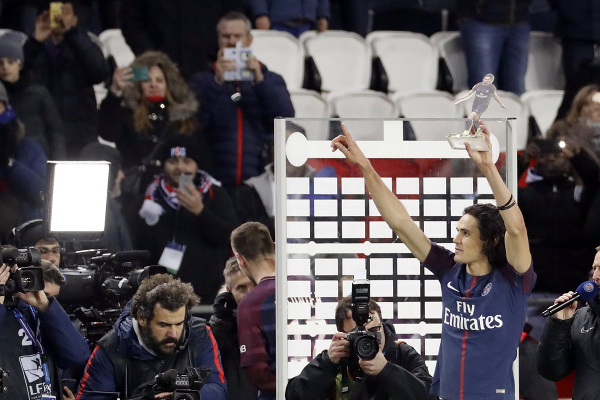 El uruguayo Edinson Cavani no se cansa de anotar goles en la Ligue 1. (Foto Prensa Libre: EFE)