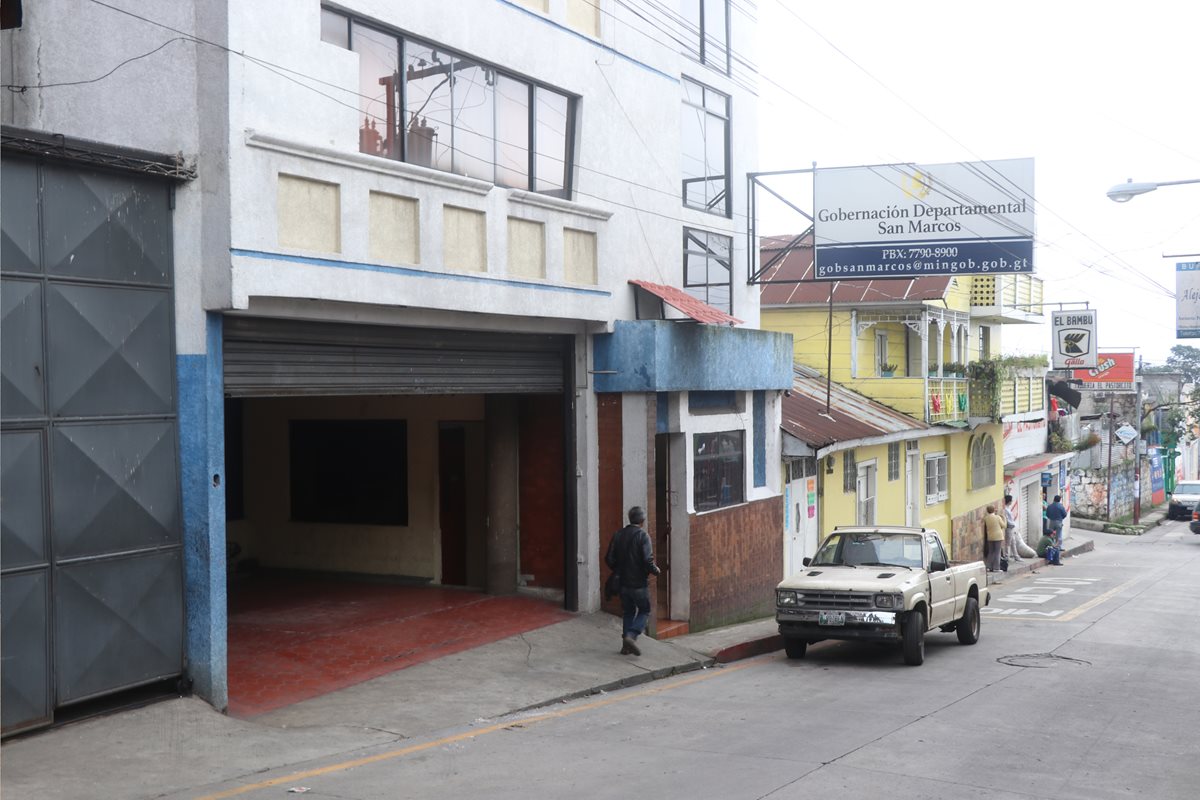 El inmueble que ocupa la Gobernación de San Marcos se encuentra en la 10a. calle de la zona 1 y se deben dos años de alquiler. (Foto Prensa Libre: Whitmer Barrera)