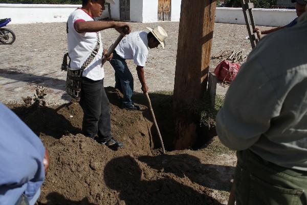 Evalúan la resistencia del palo.