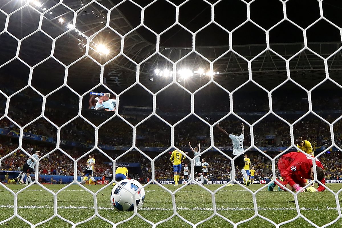 Bélgica ganó 1-0 frente a Suecia el miércoles en juego correspondiente al Grupo E. (Foto Prensa Libre: AFP)