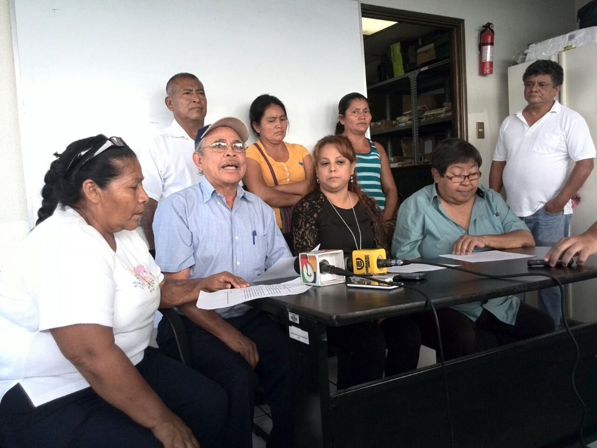 Representantes de pacientes renales pedirán ser querellantes adhesivos en el proceso contra 17 exdirectivos del IGSS. (Foto Prensa Libre: Andrea Orozco)