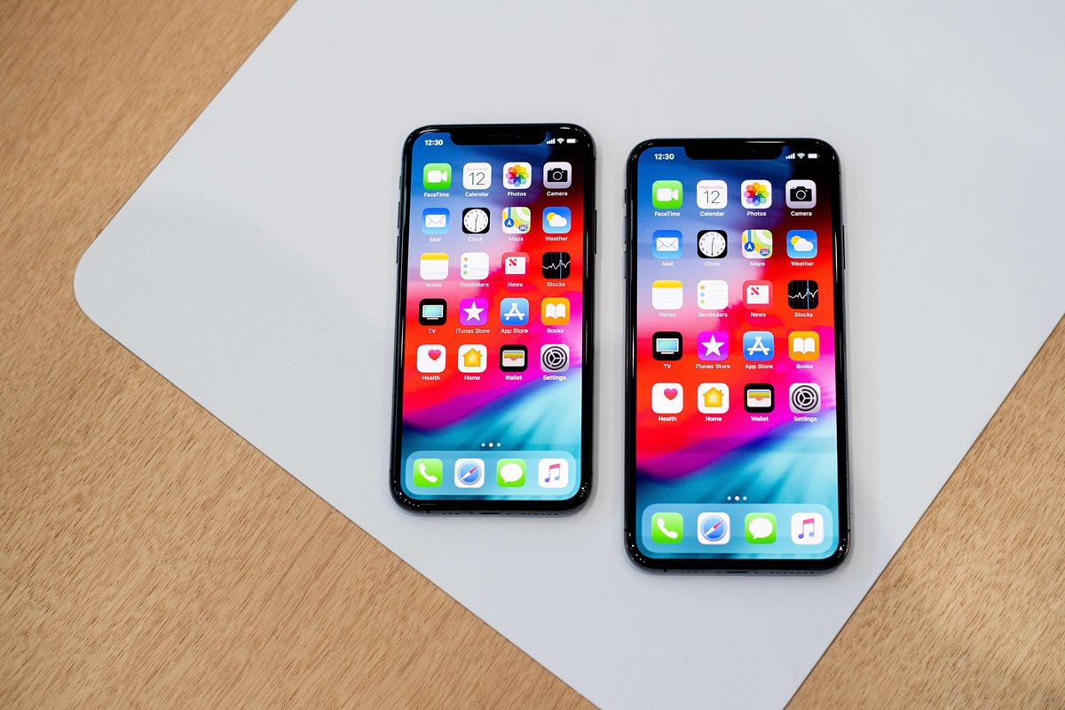 El iPhone Xs y iPhone Xs Max tienen grandes  pantallas OLED. La del Xs Max es la pantalla más grande que Apple ha lanzado. (Foto Prensa Libre: AFP).
